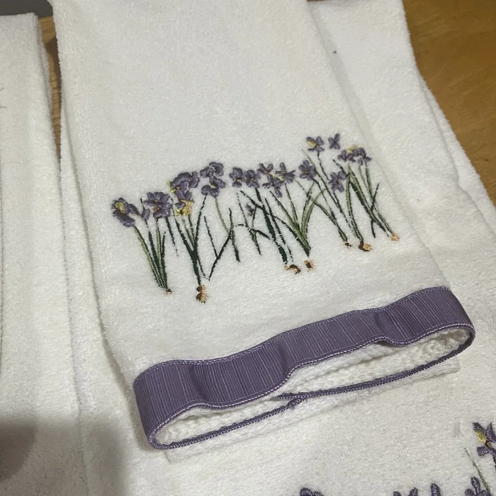 Lauren Alexander Bath Towels Embroidered Lily Flower Purple Hand Set Of 4 Vtg‎
